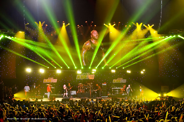 Elation Platinum Beams Take The Stage