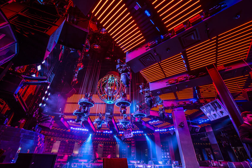 Marquee Nightclub’s Immersive Experience Created with Elation Pixel Bar 40