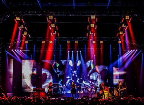 Elation ACL 360 Matrix™ Effects for Heart on “Queens of Sheba” Tour