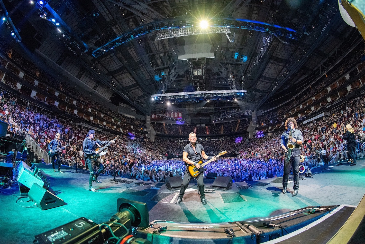 Jeff Ravitz selects Elation lighting for Bruce Springsteen & the E Street Band 2023 World Tour
