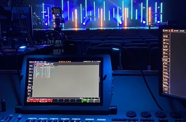 Smooth Obsidian lighting control transition at Hope Fellowship Church in Texas