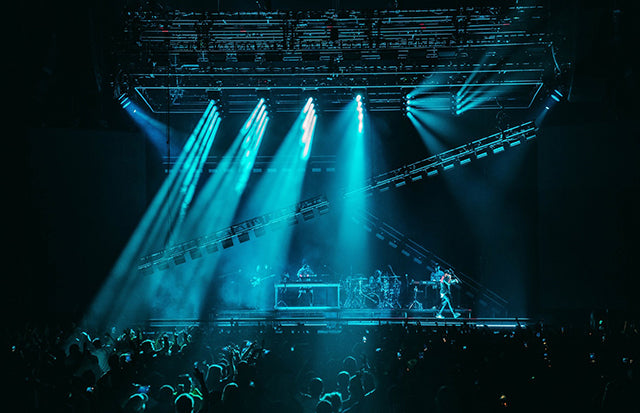 Mitchell Schellenger and Artiste Monet™ Shine on Logic tour