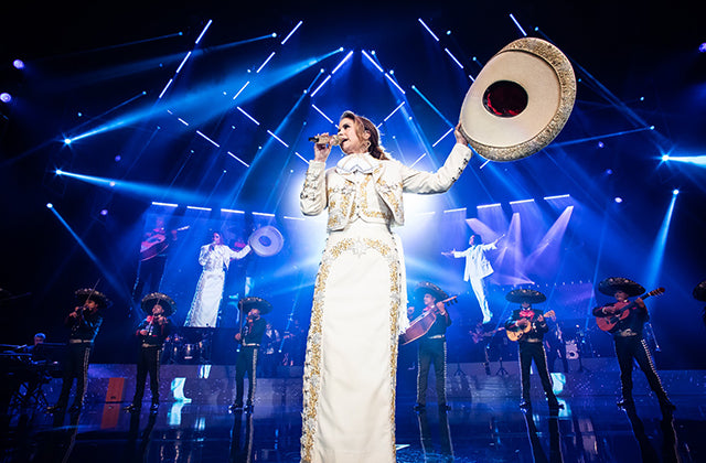 Elation Artiste Mondrian™ lights Mexican singers Lucero and Mijares at Mexico City’s Auditorio Nacional