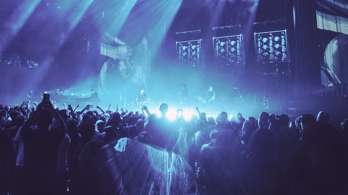 Paul “Arlo” Guthrie Embraces Classic Look With FUZE WASH 500 Fresnel