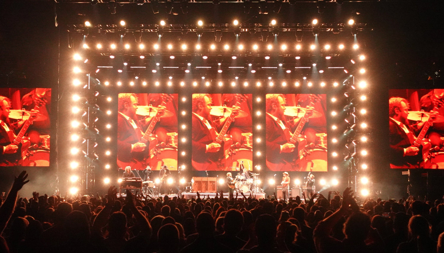 Jeremy Roth Evokes Emotion With SŌL Blinders On Nathaniel Rateliff Tour