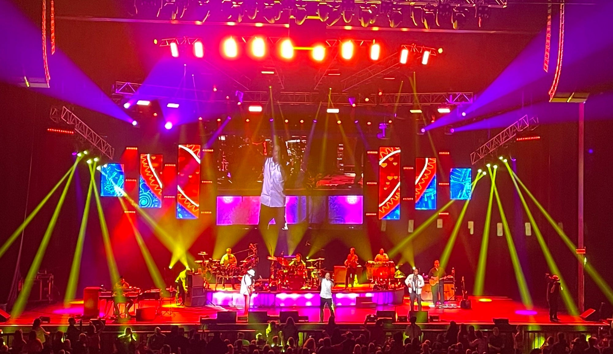 The Venue at Thunder Valley wows opening weekend audiences with state-of-the-art Elation rig supplied by SP&L