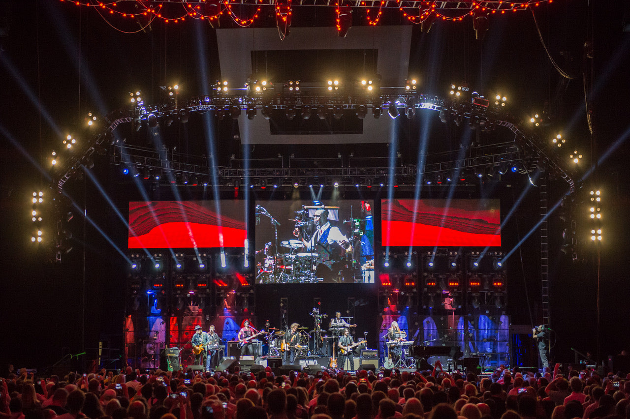 Elation Lighting on Daryl Hall & John Oates / Tears for Fears Tour