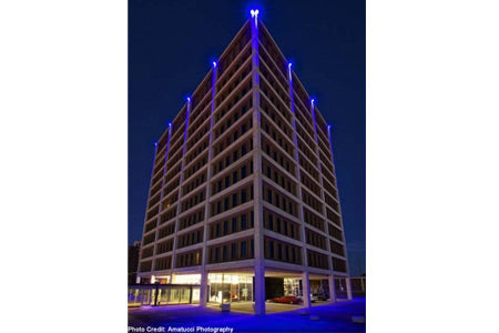 Elation Level Q7 IP Light Up Starwood Aloft Hotel