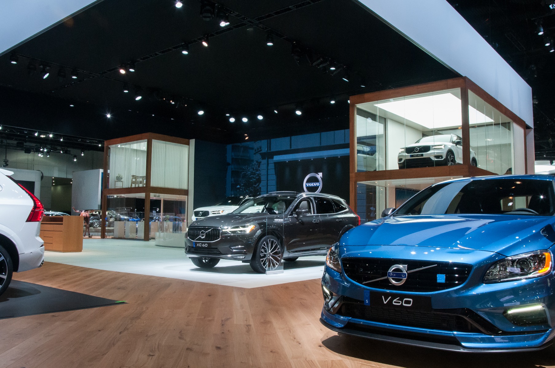 Creative Technology Turns to Fuze Wash 575™ for Volvo Booth at LA Auto ShowGallery Image 300 1897 