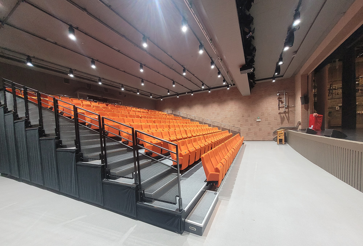 Elation LED lighting system to benefit Belgium’s GC De Kroon theatre for years to comeGallery Image gc de kroon 3 t 