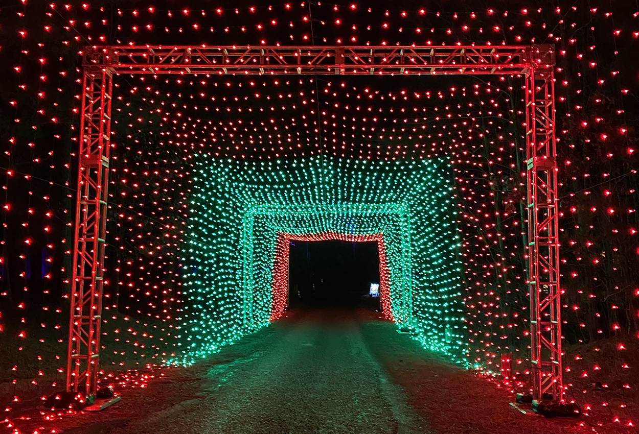 ELS and Elation light inaugural “Holiday Wonders” at Bowie Nature Park in TennesseeGallery Image holiday wonders tn 5 t 