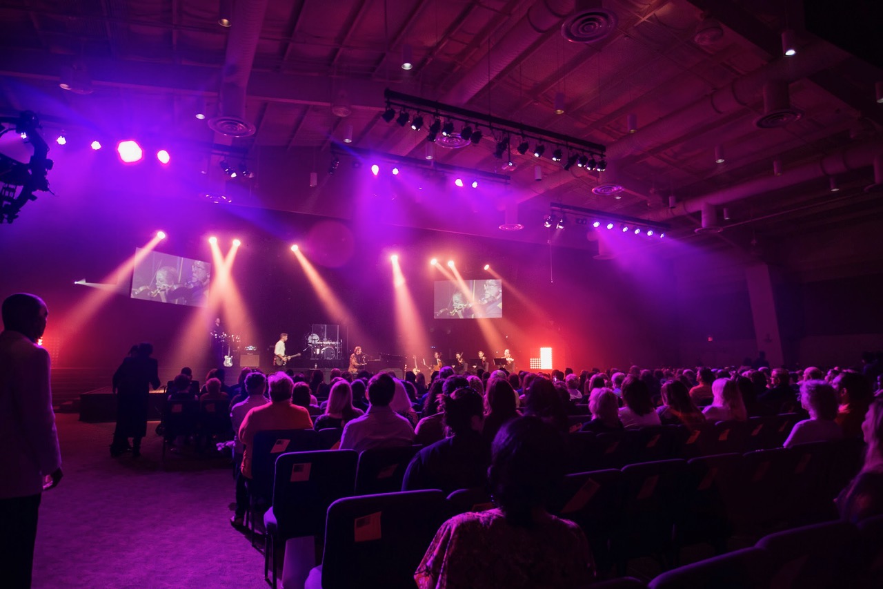 Dynamic Lighting Matches High-energy Worship at New Destiny Christian Church Gallery Image new destiny christian church 4 