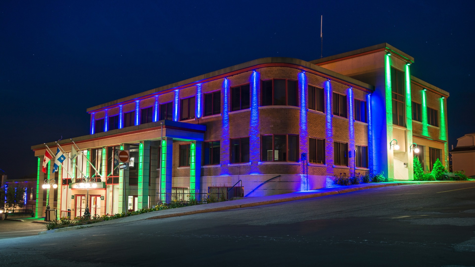 Dynamic Elation Lighting Enhancement for Rouyn-Noranda City Hall in Québec Gallery Image rouyn noranda city hall 6 