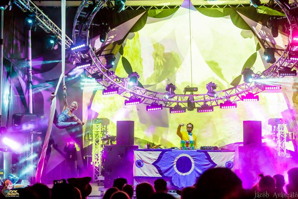 Colorado’s Sonic Bloom Delivers Unique EDM Experience with Elation Lighting Gallery Image sonic bloom   polish ambassador 