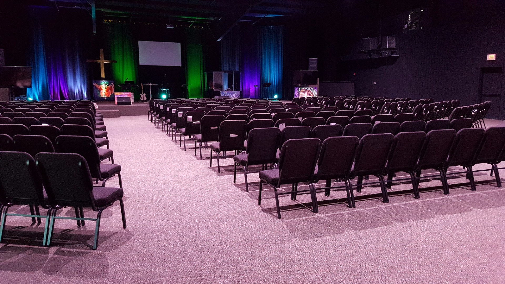Oklahoma’s Vintage Church Upgrades Lighting with Elation Colour Pendant™Gallery Image vintage church 4 