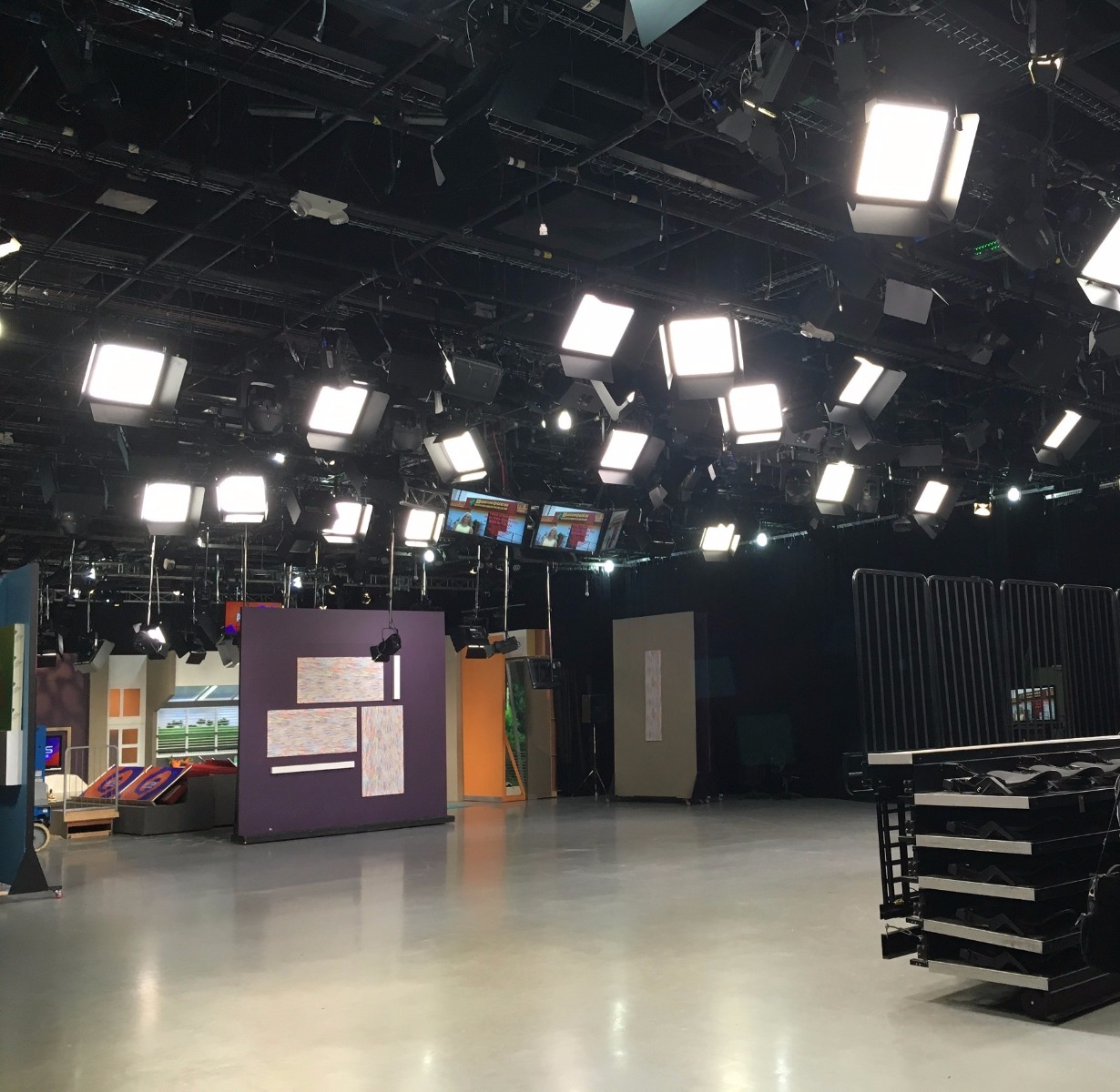 WAPA-TV Studios in Puerto Rico Broadcast Pioneers with Elation LED